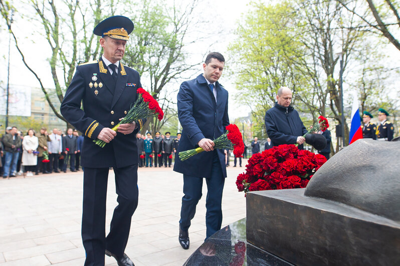 На Театральной открыли памятник и сквер (фоторепортаж)  - Новости Калининграда