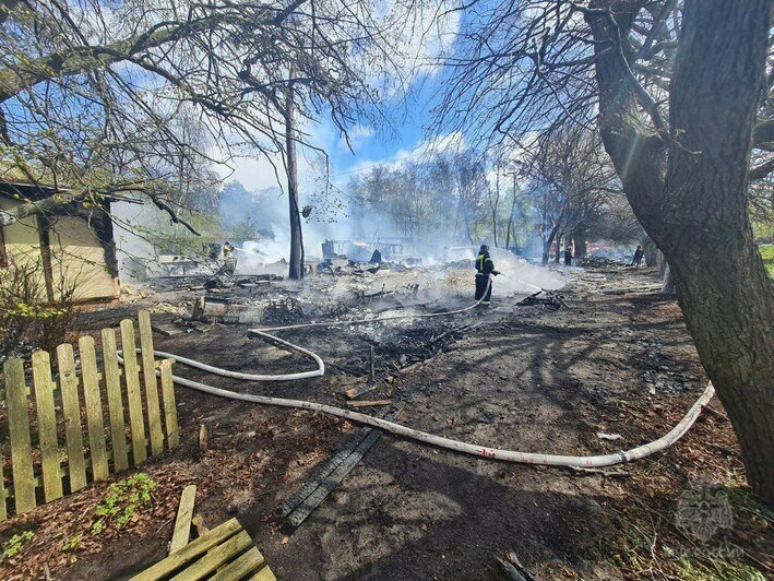 На Куршской косе горит кафе «Гудвин» (фото) - Новости Калининграда | Фото: пресс-служба МЧС региона