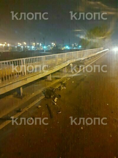 В Калининграде водитель Porsche потерял управление и врезался в ограждение моста (фото) - Новости Калининграда | Фото: Очевидец