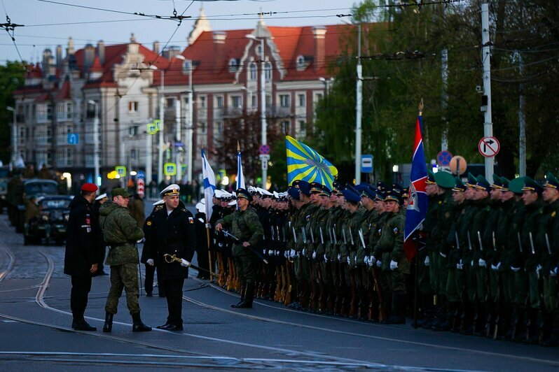 Как в Калининграде прошла первая репетиция парада Победы (фоторепортаж) - Новости Калининграда | Фото: Александр Подгорчук / «Клопс»