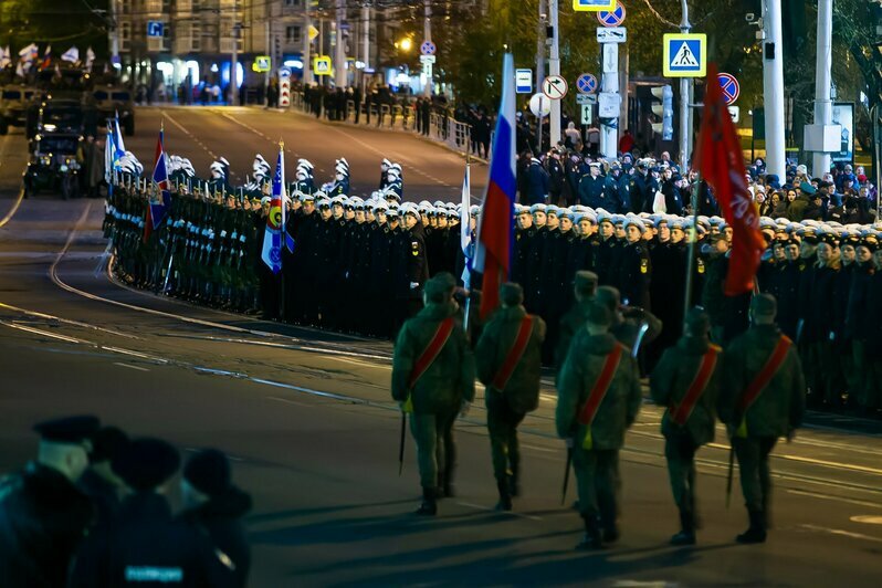 Как в Калининграде прошла первая репетиция парада Победы (фоторепортаж) - Новости Калининграда | Фото: Александр Подгорчук / «Клопс»