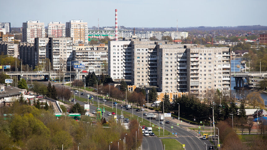 В Калининграде разрабатывают проект сноса высотки, которая треснула во время ремонта набережной Трибуца - Новости Калининграда | Александр Подгорчук / Архив Клопс