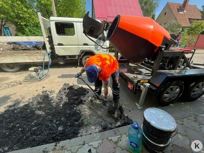 В Калининграде появился «блендер для асфальта», помогающий быстро латать ямы в любое время года (фото) - Новости Калининграда | Фото: «Клопс»