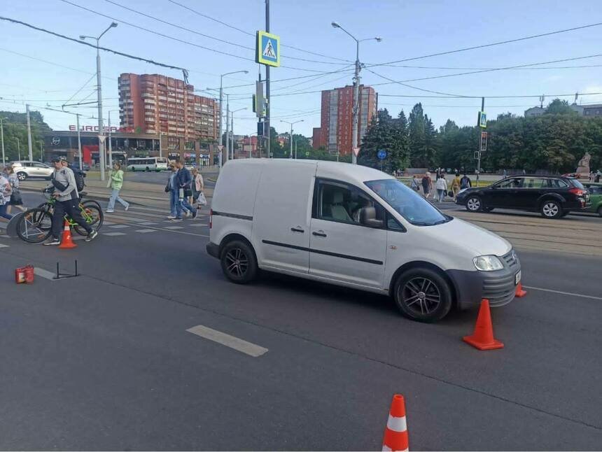 На площади Василевского девушка на «каблучке» сбила 55-летнюю женщину, которая не успела перейти дорогу на зелёный - Новости Калининграда | Фото: пресс-служба УМВД России по Калининградской области