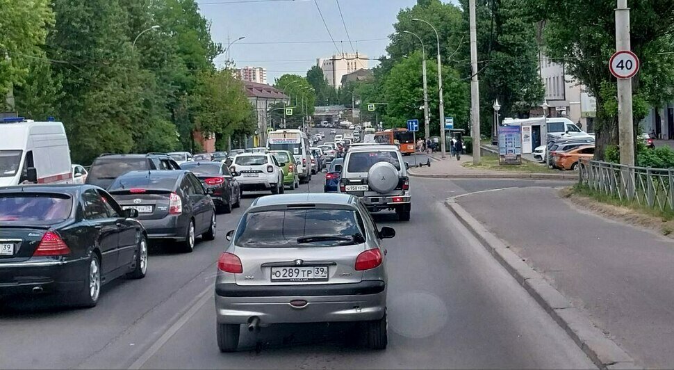 «Это просто какой-то адский ад»: калининградцы застряли в пробках на выезде из Московского района - Новости Калининграда | Фото Михаила Лаврускайтиса