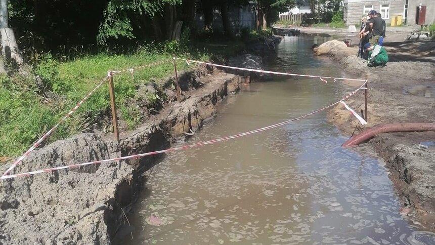 Весь город без воды: в Балтийске после утечки на Гагарина появилась ещё одна река (фото) - Новости Калининграда | Фото: администрация Балтийского городского округа