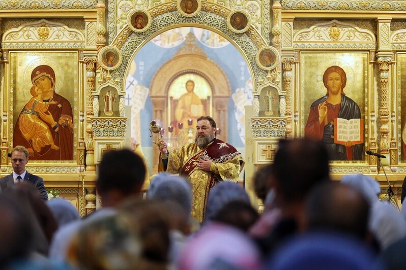 Патриарх Кирилл возглавил литургию в калининградском храме святых Константина и Елены (фоторепортаж) - Новости Калининграда | Фото: Александр Подгорчук / «Клопс»