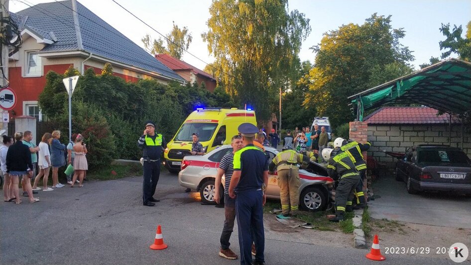 Объезжают пробки сломя голову: житель тихой улицы вдоль Советского проспекта за год насчитал больше 10 ДТП (фото) - Новости Калининграда | Фото читателя