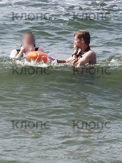 Из воды ей помогли выбраться Данил Музыка и Никита Добрынин | Фото: свидетельница Ирина