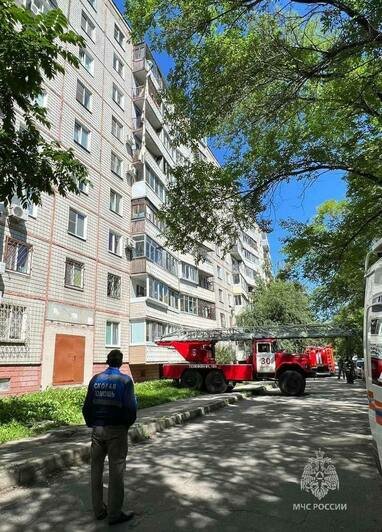 Вместо лестниц и лифта: хабаровчанка попыталась спуститься с 9-го этажа по простыням - Новости Калининграда | Фото: МЧС