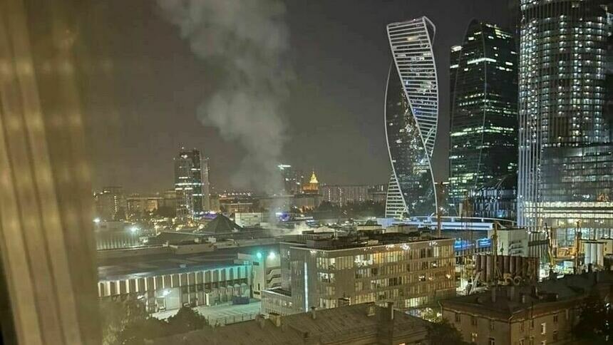 Над Москвой ночью сбили беспилотник ВСУ, обломки упали на павильон «Экспоцентра» — Собянин   - Новости Калининграда | Фото: соцсети