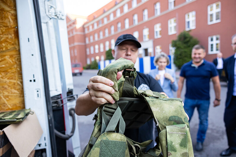 Калининградские власти отправят в зону СВО 50 бронежилетов с максимальной защитой от осколков и пуль - Новости Калининграда | Фото: пресс-служба правительства Калининградской области