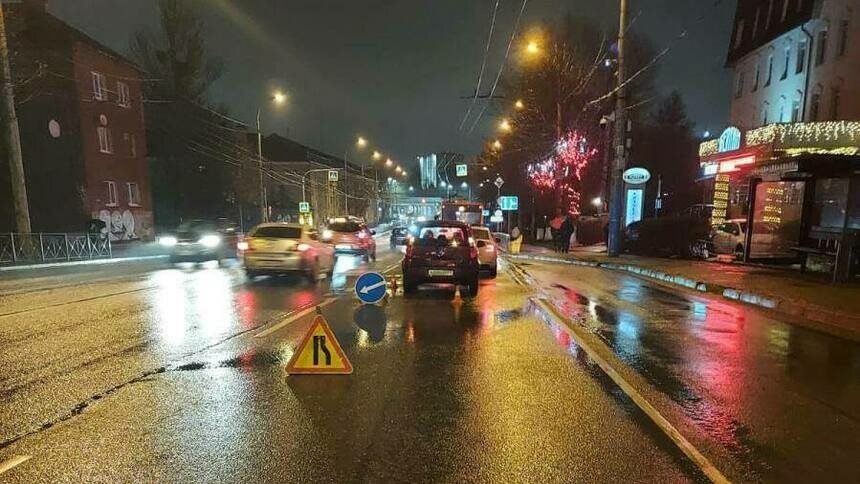 В Калининграде на Киевской водитель KIA не учёл дистанцию и врезался в едущую впереди машину - Новости Калининграда | Фото: ГИБДД Калининградской области