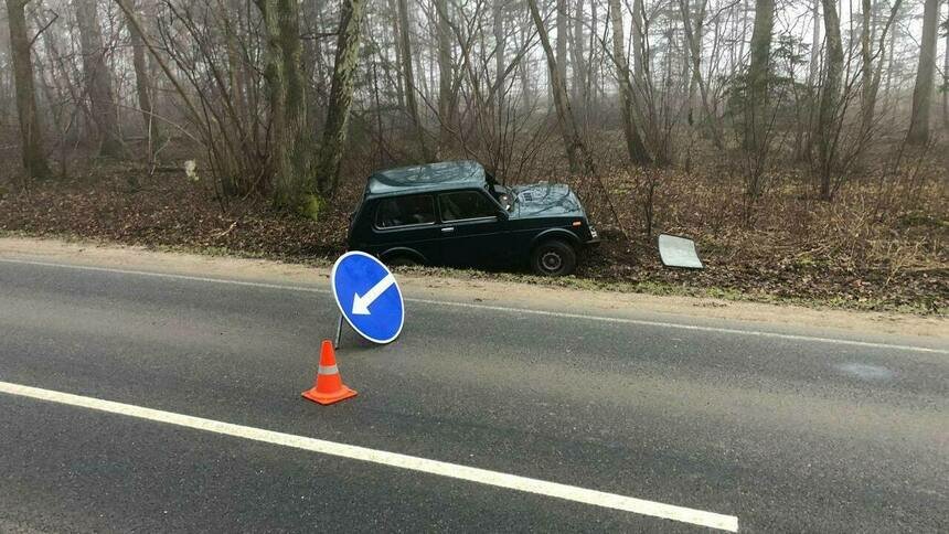 «Начала тормозить, занесло на обочину»: в Зеленоградском районе автомобиль вылетел в кювет - Новости Калининграда | Фото: пресс-служба региональной ГИБДД