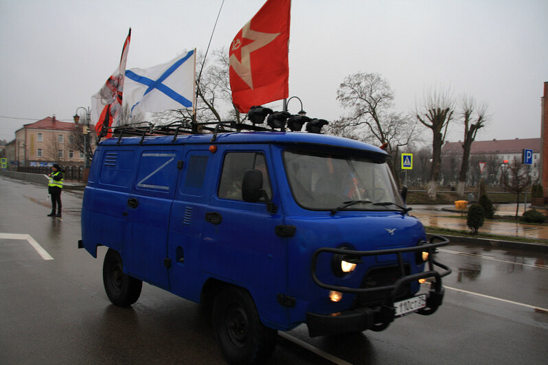 Ровно год с начала СВО: в Гусеве состоялся автопробег в поддержку российских военнослужащих (фото)  - Новости Калининграда | Фото: пресс-служба регионального правительства