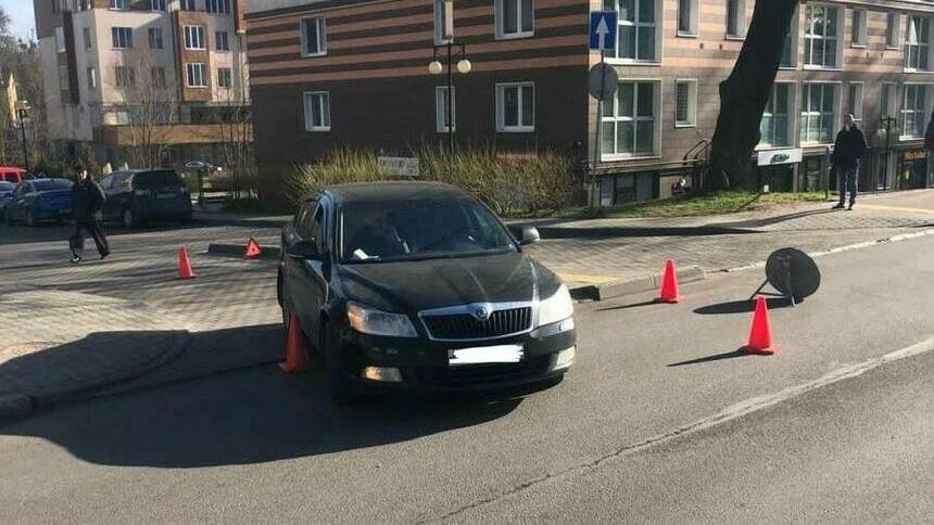 На Гагарина выезжавшая с парковки легковушка сбила 38-летнего мужчину - Новости Калининграда | Фото: пресс-служба УМВД России по Калининградской области