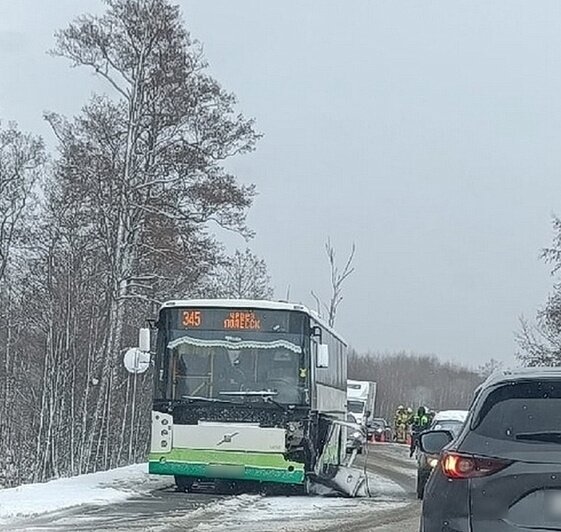 Под Полесском произошло серьёзное ДТП с участием легковушки и автобуса — очевидцы  - Новости Калининграда | Фото: Сообщество автомобилистов Калининграда и области