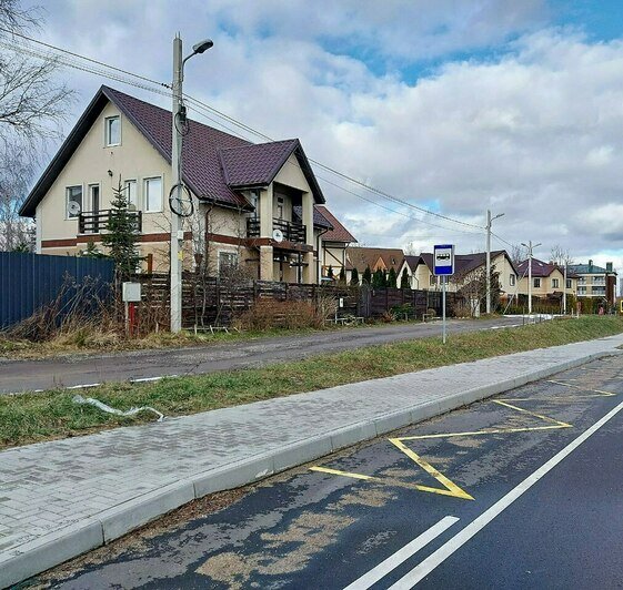 В Калининграде построили автобусную остановку с высадкой на газон (фото) - Новости Калининграда | Фото Михаила Лаврускайтиса