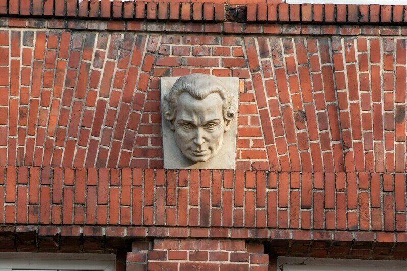 На фото: гимназия №1 | Фото: Александр Мелехов / Архив «Балтийский Бродвей»