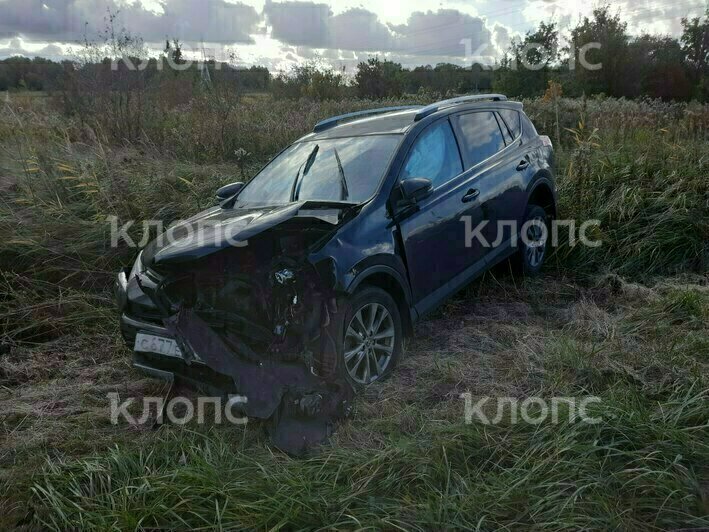 На Южном обходе Калининграда столкнулись две легковушки, беременную женщину увезли в больницу (фото)   - Новости Калининграда | Фото: очевидец