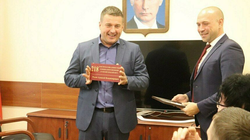 Экс-глава администрации Гусева вернулся на пост и отпустил своего «зама» возглавить Нестеровский округ - Новости Калининграда | Фото: телеграм-канал Александра Китаева