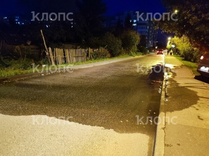 «Такой фонтан, что воняет аж на Московском»: улицу на окраине Калининграде заливают смрадные стоки (фото) - Новости Калининграда | Фото читателя