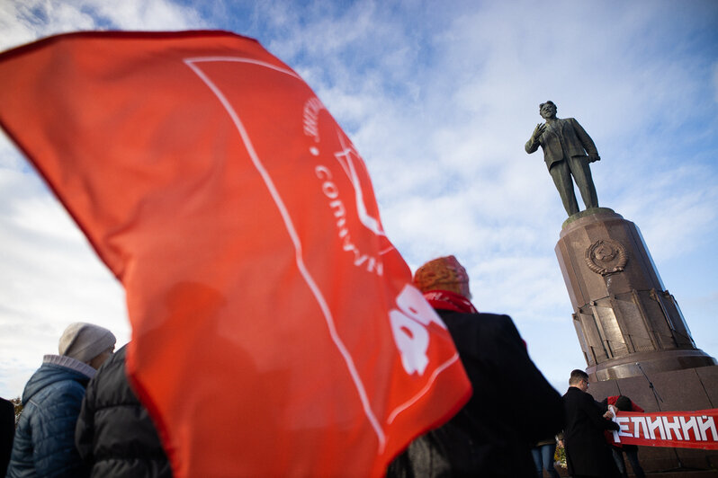 Красный день календаря: в Калининграде отметили праздник, на который раньше собирался весь город (фоторепортаж)   - Новости Калининграда | Фото: Александр Подгорчук / «Клопс»