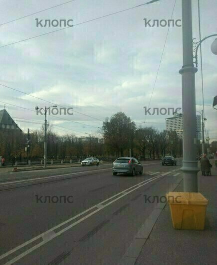 Ловушка на Острове: с Октябрьской убрали знаки пешеходного перехода, а разметку не затёрли (фото) - Новости Калининграда | Фото читателя