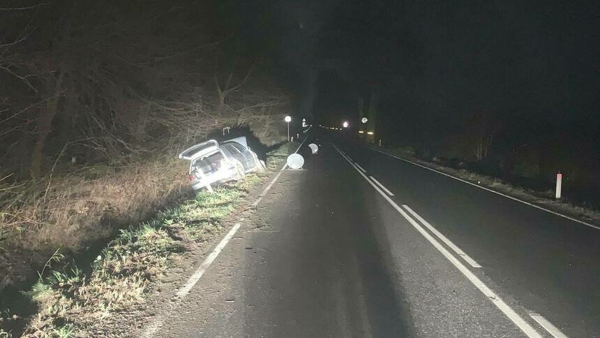 Под Зеленоградском водитель авто не справился с управлением, вылетел в кювет и попал в больницу  - Новости Калининграда | Фото: пресс-служба УМВД России по Калининградской области