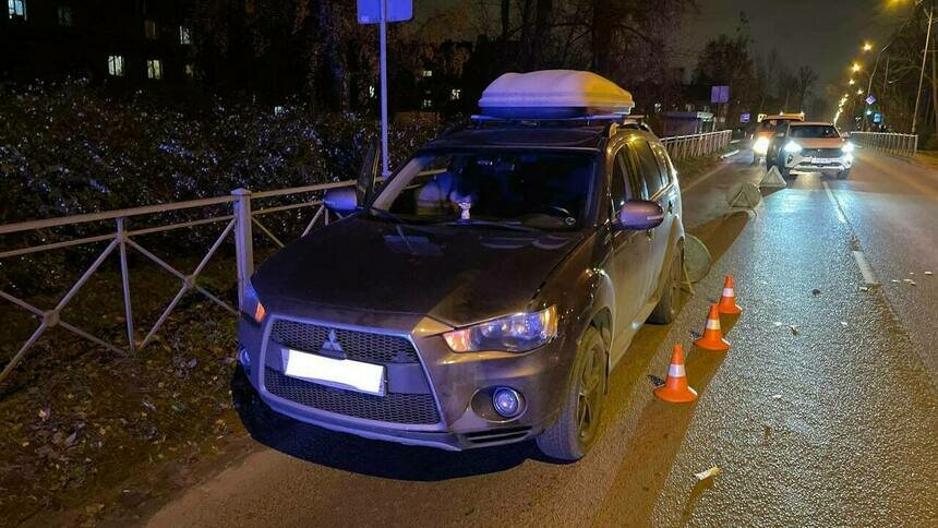 На Суворова школьник перебегал дорогу в неположенном месте и попал под машину, его госпитализировали - Новости Калининграда | Фото: пресс-служба УМВД России по Калининградской области