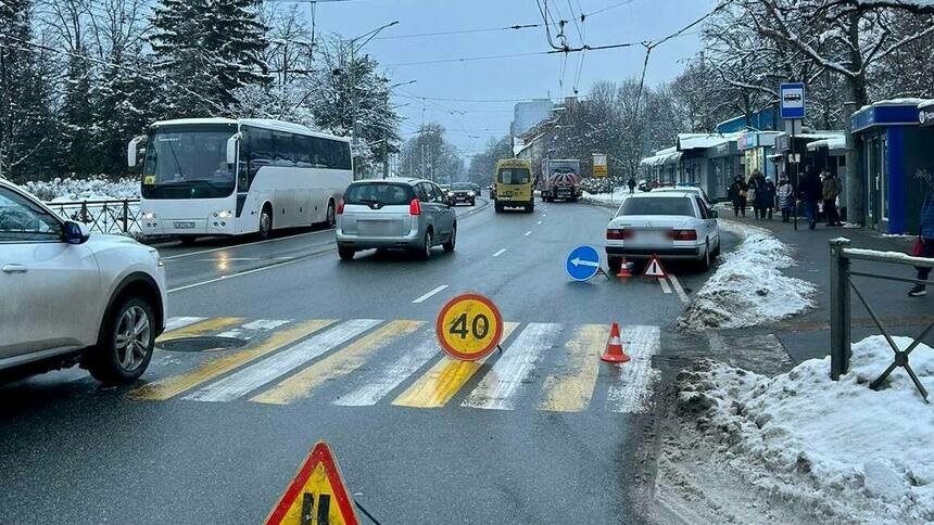 9-летнюю девочку сбили на проспекте Победы, когда она переходила дорогу по «зебре»  - Новости Калининграда | Фото: пресс-служба УМВД по Калининградской области