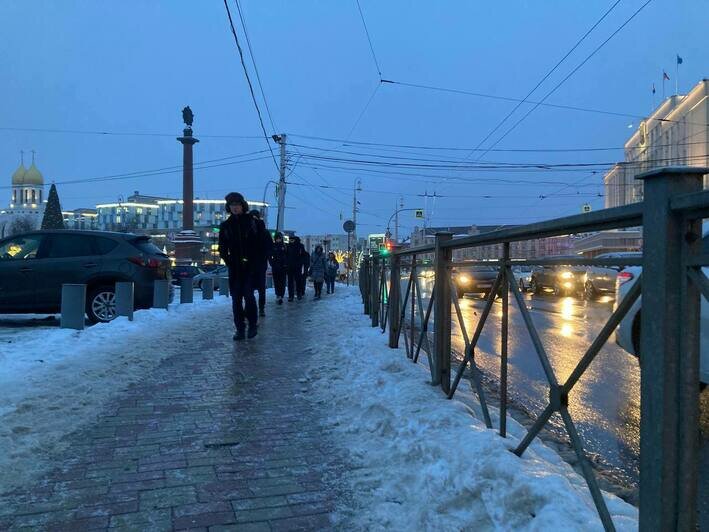 «Ставишь ногу, а там каток»: утром в Калининграде прошёл ледяной дождь (фото, видео)   - Новости Калининграда | Фото: очевидцы