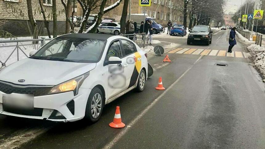 Школьницу увезли в больницу: на Серпуховской таксист сбил 12-летнюю девочку на «зебре»  - Новости Калининграда | Фото: пресс-служба УМВД по Калининградской области