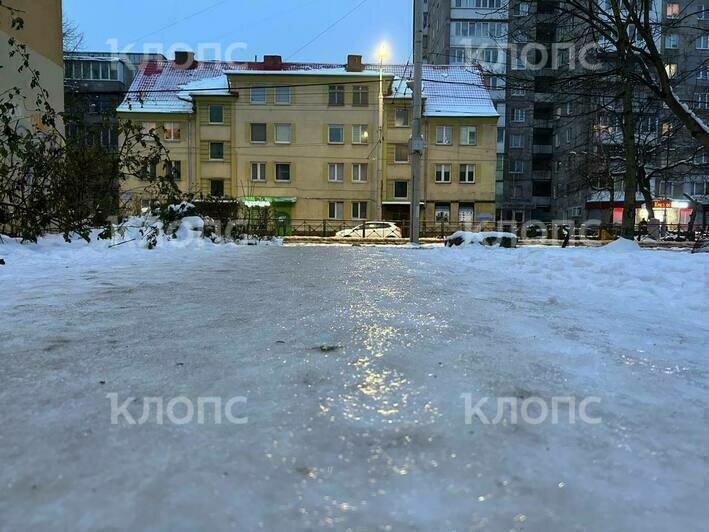 В минздраве рассказали, сколько калининградцев попали в травмпункт после падения на обледеневших тротуарах - Новости Калининграда | Фото: очевидец