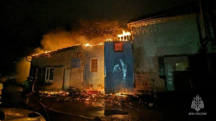 ЧП на льду в Калининграде, горящий автосервис и 300 камней в почках: 9 событий, которые вы могли пропустить в выходные - Новости Калининграда | Фото: пресс-служба МЧС региона