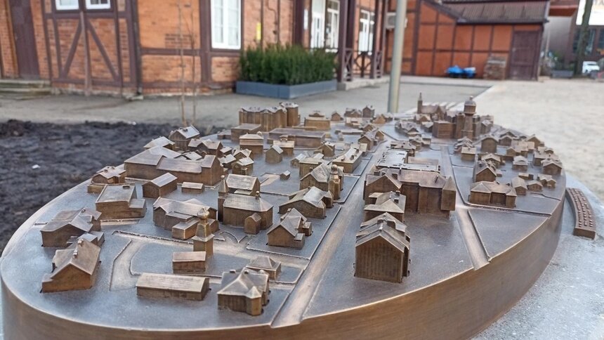 Трогайте на здоровье: в центре Зеленоградска появилась тактильная 3D-карта (фото) - Новости Калининграда | Фото: пресс-служба администрации Зеленоградского городского округа