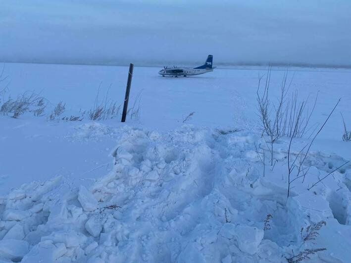 В Якутии пассажирский самолёт из-за ошибки пилотов сел на песчаную косу реки Колымы (фото) - Новости Калининграда | Фото: телеграм-канал Восточно-Сибирской транспортной прокуратуры