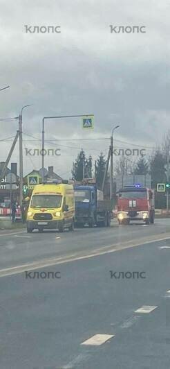 «Много обломков на дороге»: на окружной Калининграда произошло ДТП с участием грузовика (фото)    - Новости Калининграда | Фото: очевидец