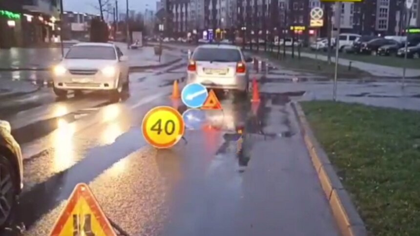 На Артиллерийской утром пешеход на «зебре» попал под колёса авто  - Новости Калининграда | Скриншот видео пресс-службы региональной ГИБДД