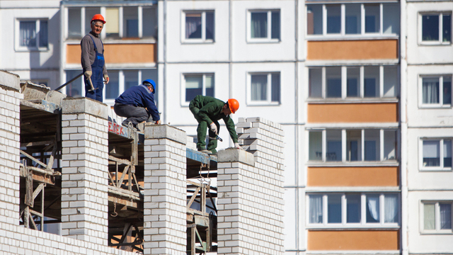 Сдача  новой школы на Левитана откладывается на неопределённый срок, в Луговом  переносится на год 