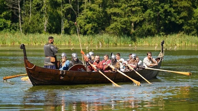 Как викинги покоряли моря: в поселении Кауп проведут походы на средневековом судне  