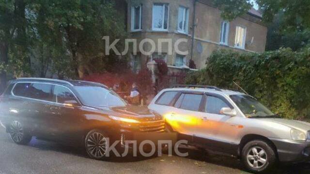 Подумали, что у него инсульт: в Калининграде на Каменной пьяный водитель внедорожника хотел скрыться с места ДТП