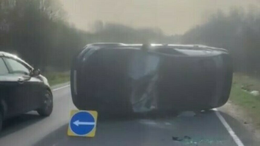 В Зеленоградском районе легковушка вылетела на встречку и врезалась в другую машину - Новости Калининграда | Фото: ГИБДД региона