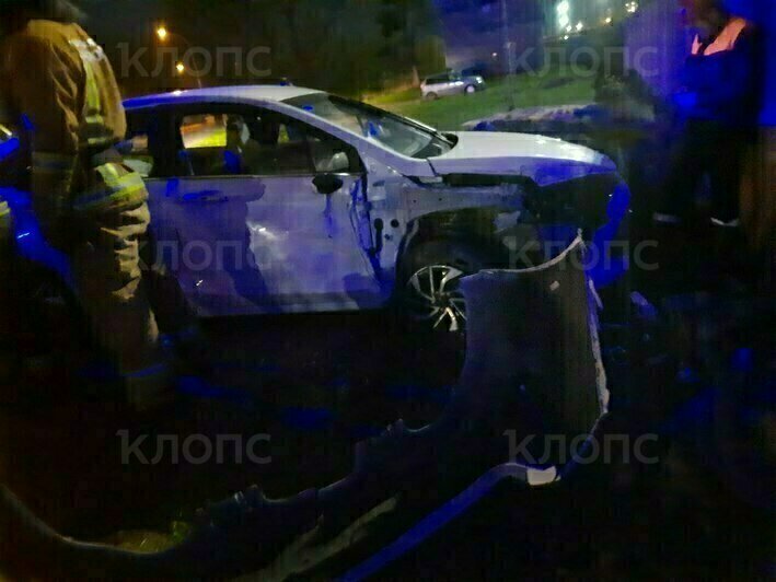 Задёргалась рука, а потом он упал на руль: в Калининграде у таксиста, который вёз пассажирку, случился приступ эпилепсии (фото)   - Новости Калининграда | Фото: очевидец