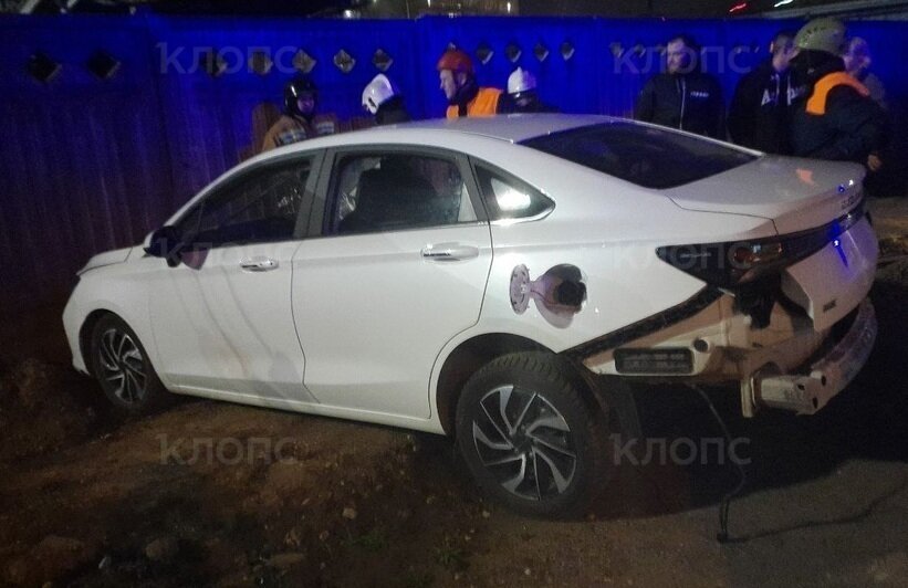 Задёргалась рука, а потом он упал на руль: в Калининграде у таксиста, который вёз пассажирку, случился приступ эпилепсии (фото)   - Новости Калининграда | Фото: очевидец