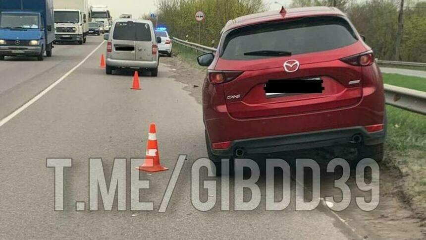 На проспекте Победы столкнулись две машины, один из водителей получил травмы  - Новости Калининграда | Фото: пресс-служба УМВД по Калининградской области