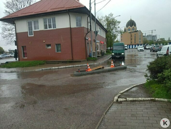 В Калининграде под шлагбаум закрывают парковку возле ещё одного крупного супермаркета - Новости Калининграда | Фото: «Клопс»