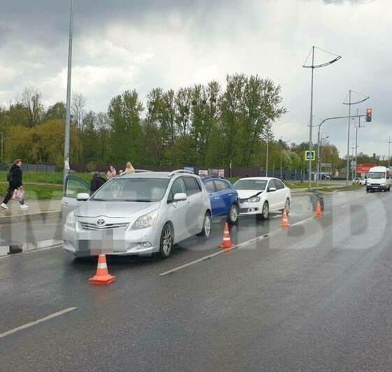 В Гурьевске 3 машины столкнулись «паровозиком», пострадал один из водителей - Новости Калининграда | Фото: пресс-служба регионального УМВД