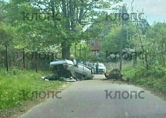 «Водитель и пассажир в больнице»: в Отрадном перевернулась легковушка (фото)   - Новости Калининграда | Фото: очевидец