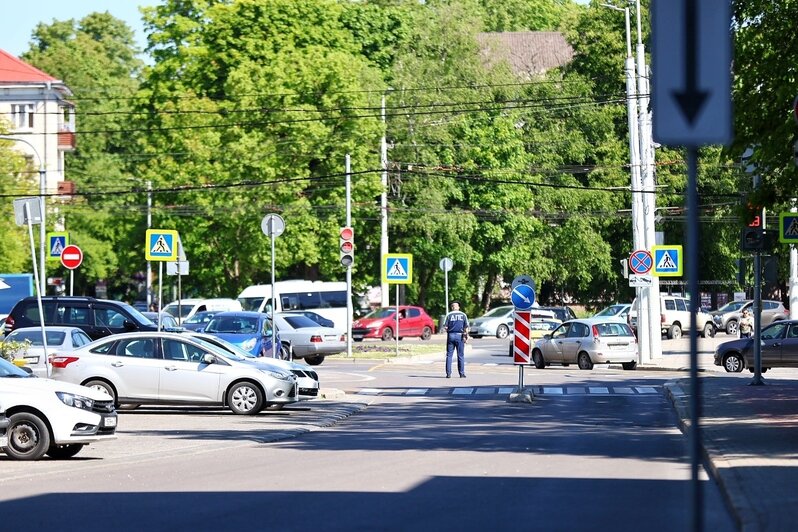 В полдень на Донского: кто пришёл знакомиться с Алексеем Беспрозванных (фоторепортаж)  - Новости Калининграда | Фото: Александр Подгорчук / «Клопс»